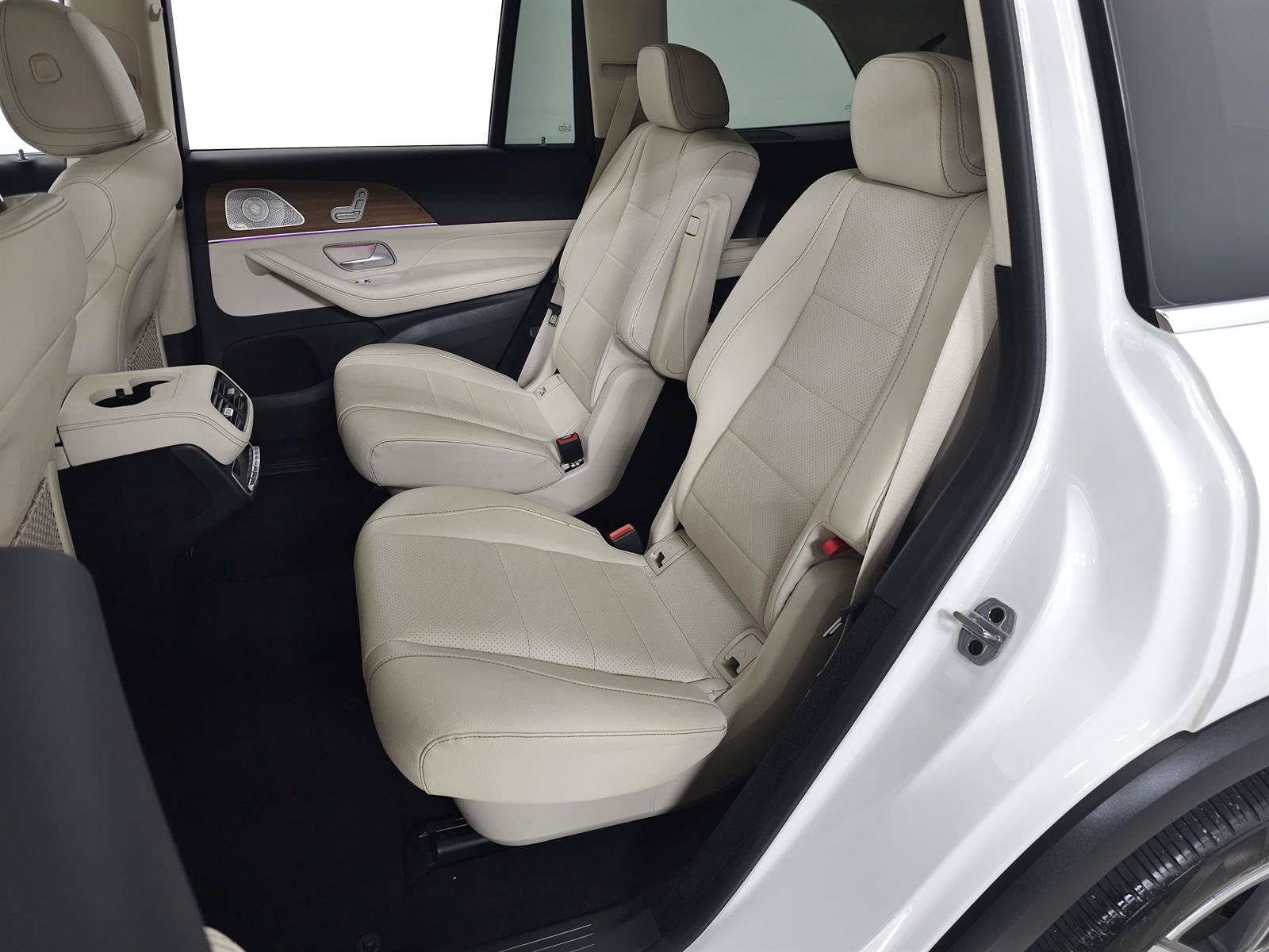 Used 2024 Mercedes-Benz GLS 450 4MATIC image 36