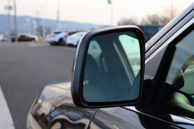 Used 2021 Jeep Grand Cherokee Laredo image 9