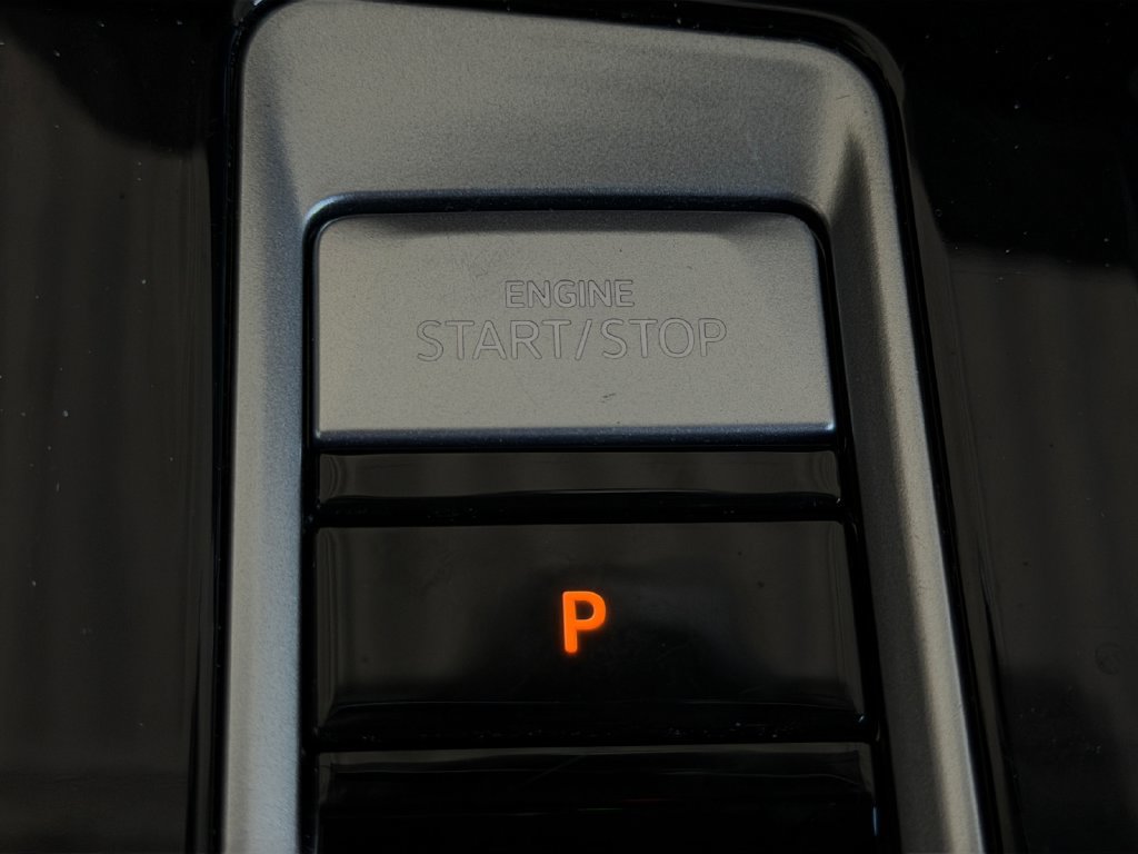 Used 2025 Volkswagen Atlas SE FWD image 18