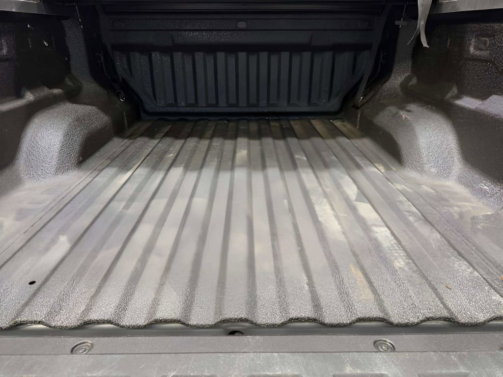 Used 2025 GMC Canyon AT4 AWD/4WD image 9