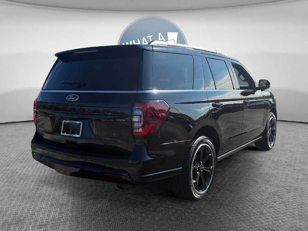 Used 2023 Ford Expedition Limited AWD/4WD image 3
