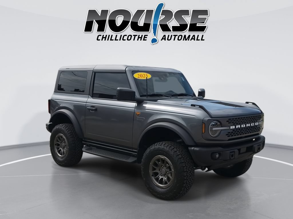 Used 2025 Ford Bronco Badlands AWD/4WD image 2
