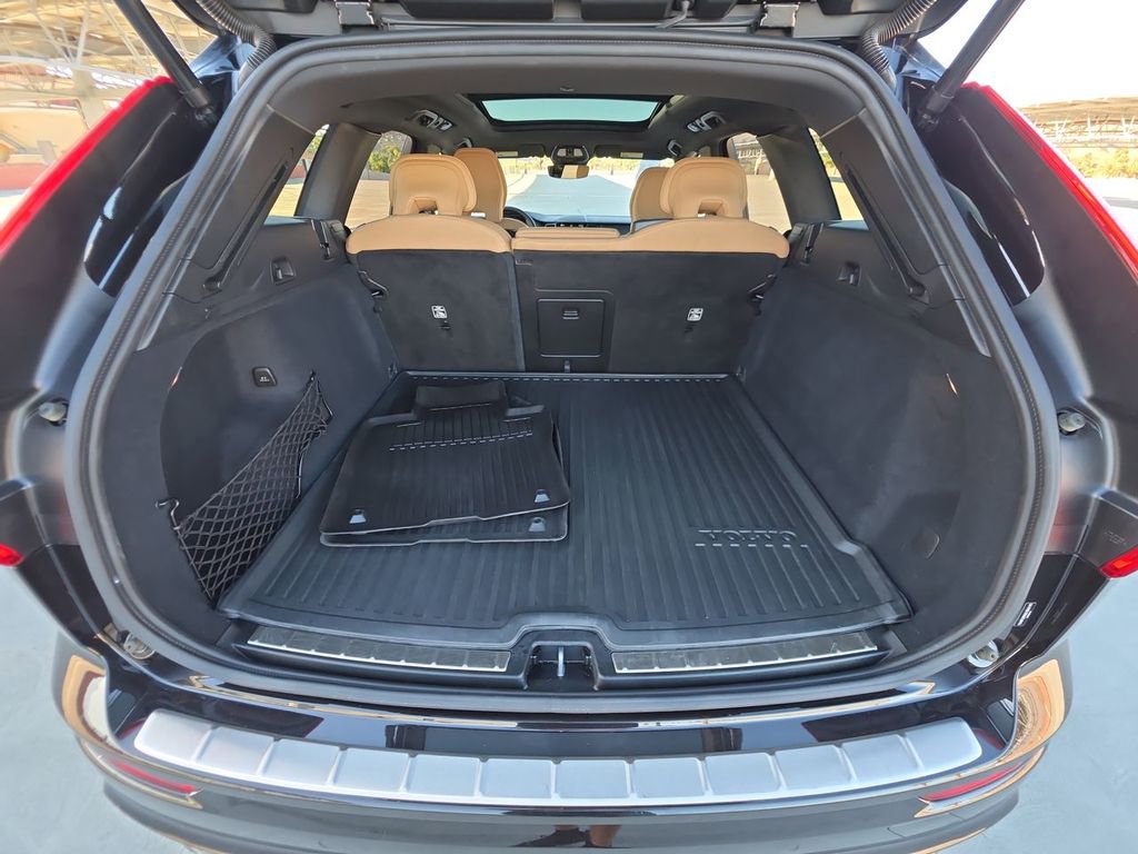 Used 2025 Volvo XC60 B5 Ultra w/ Protection Package Premier image 27