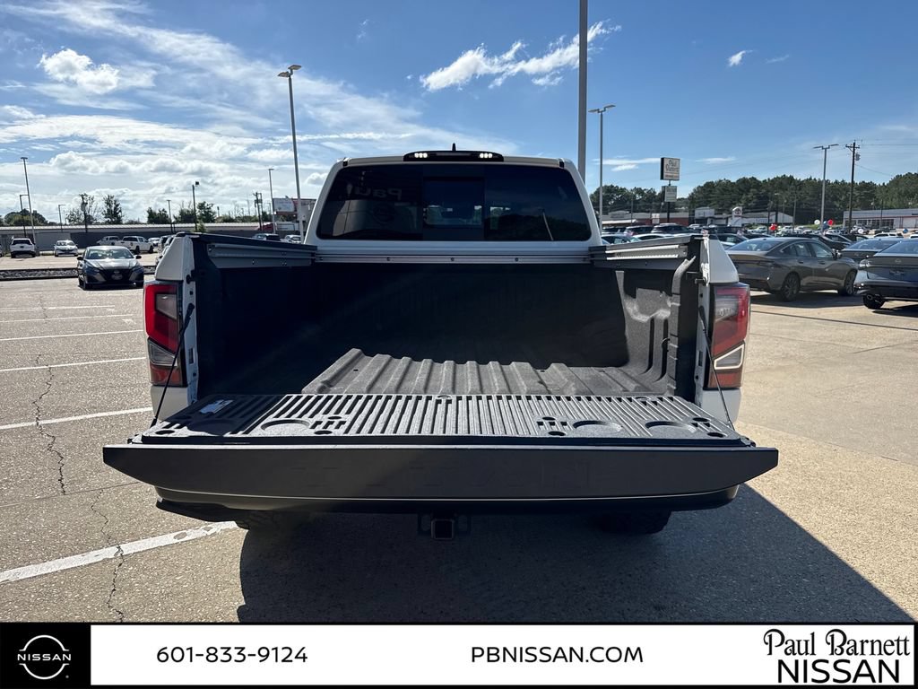 Used 2023 Nissan Titan PRO-4X w/ Pro-4x Convenience Package AWD/4WD image 11