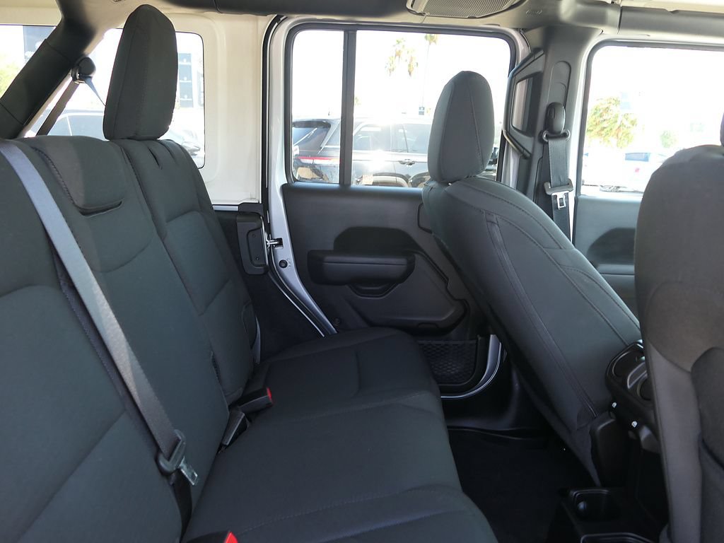 Used 2023 Jeep Wrangler Unlimited Sport AWD/4WD image 23