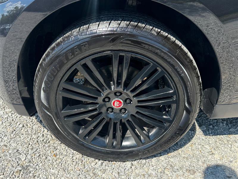 Used 2018 Jaguar F-PACE Portfolio image 24