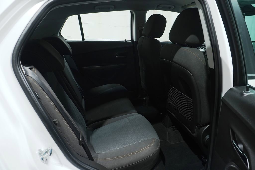 Used 2020 Chevrolet Trax LS image 15