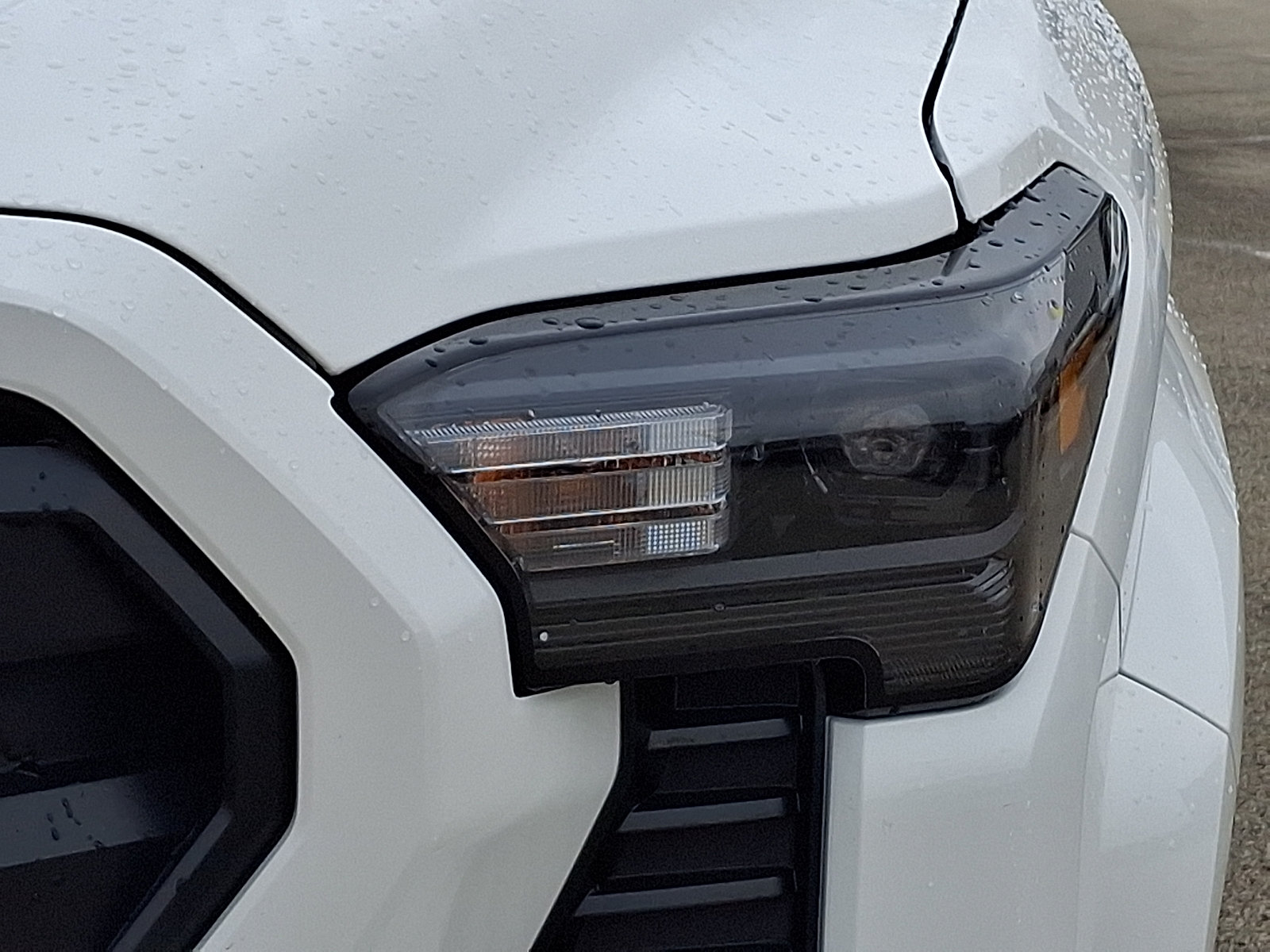 Certified 2025 Toyota Tacoma SR5 AWD/4WD image 9