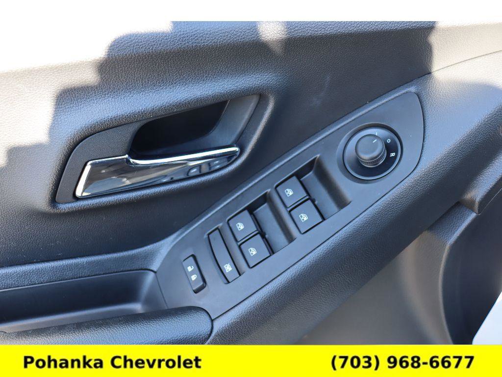 Used 2022 Chevrolet Trax LS w/ Tint and Cruise Package image 22