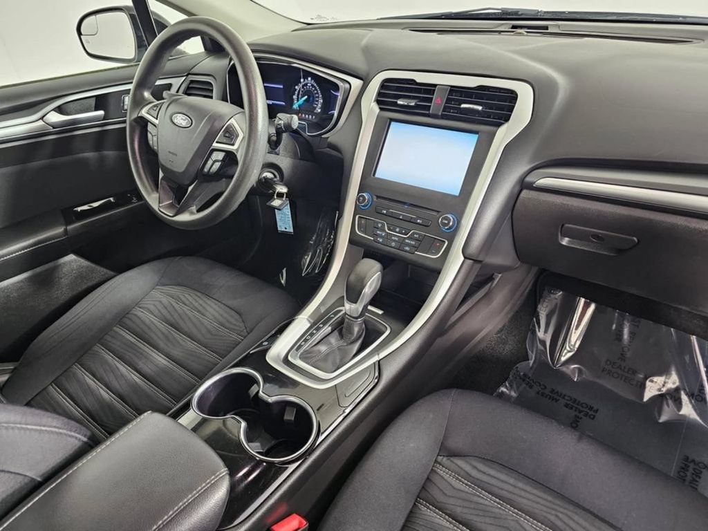 Used 2016 Ford Fusion SE FWD image 10