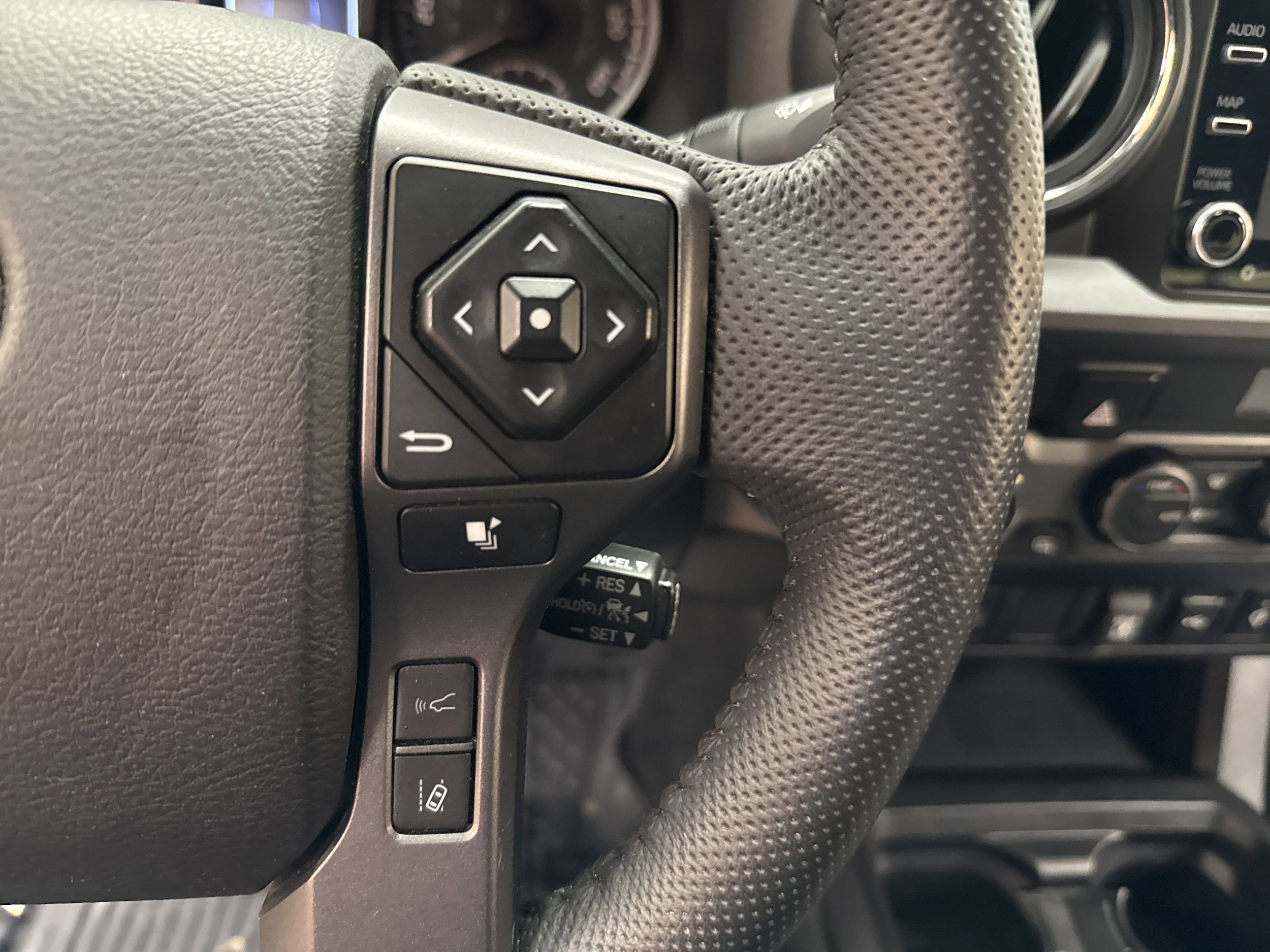 Used 2022 Toyota Tacoma TRD Off-Road image 42