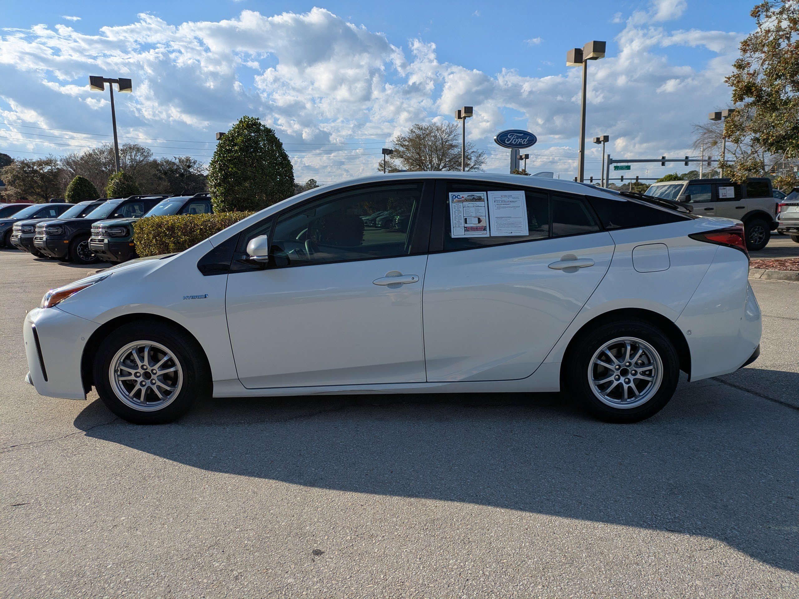 Used 2020 Toyota Prius LE image 7