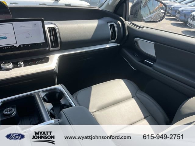New 2026 Ford Expedition Active RWD image 17