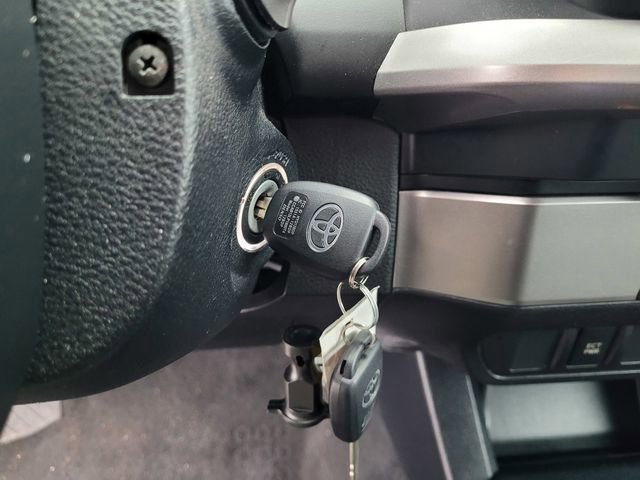 Used 2020 Toyota Tacoma SR5 image 17