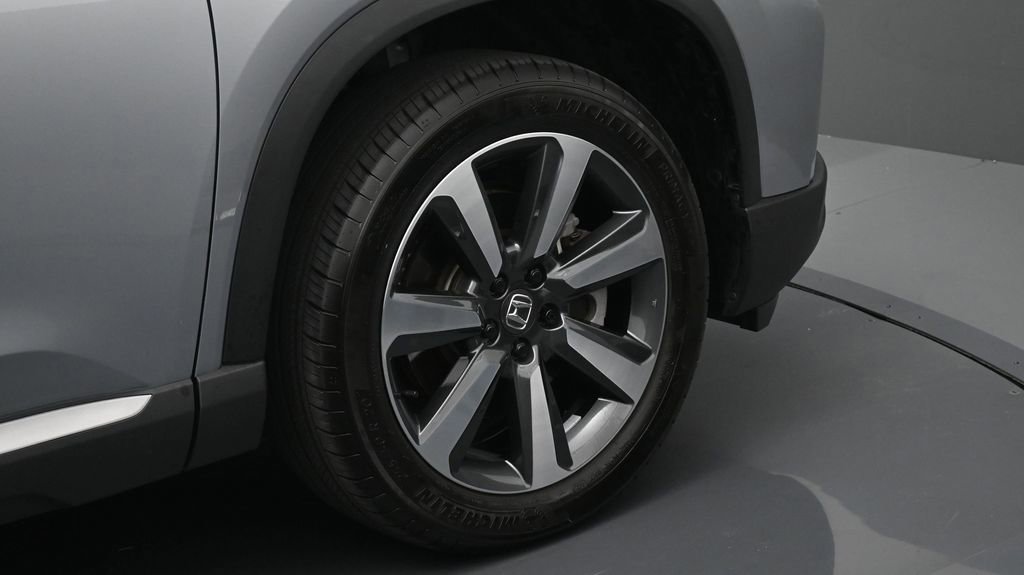 Used 2025 Honda Pilot Touring image 6