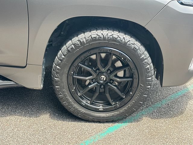 Used 2016 Lexus LX 570 4WD w/ Luxury Package image 14
