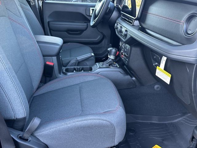 New 2026 Jeep Gladiator Rubicon w/ Technology Group image 13