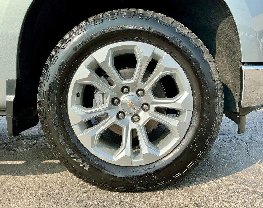 Used 2025 Chevrolet Silverado 1500 LTZ image 20