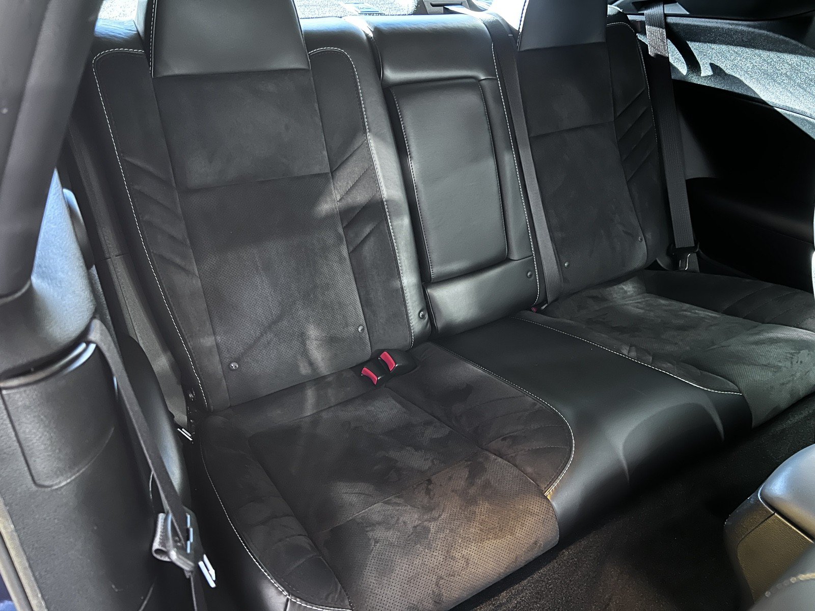 Used 2016 Dodge Challenger SRT Hellcat RWD image 18