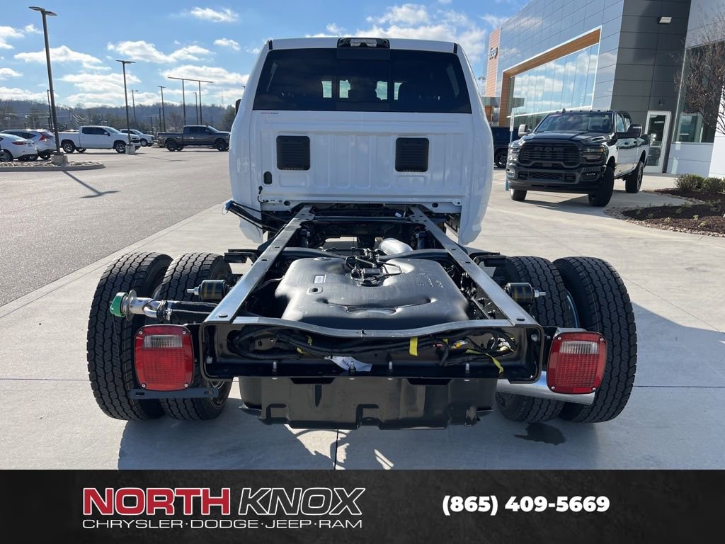 New 2026 RAM 4500 4x4 Crew Cab DRW image 17