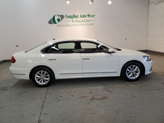 Used 2017 Volkswagen Passat 1.8T S FWD image 7