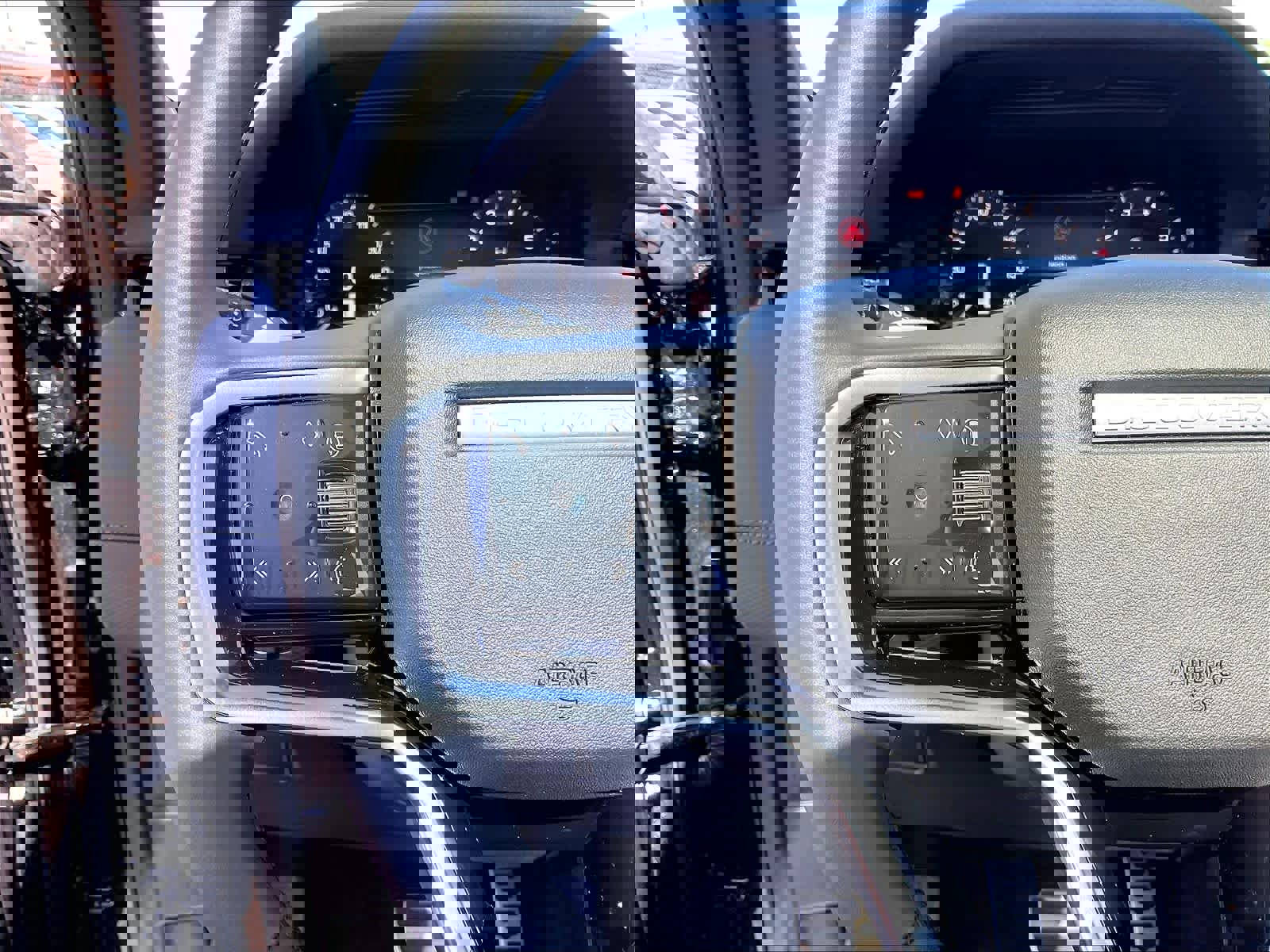 Used 2025 Land Rover Discovery Sport Dynamic SE image 20