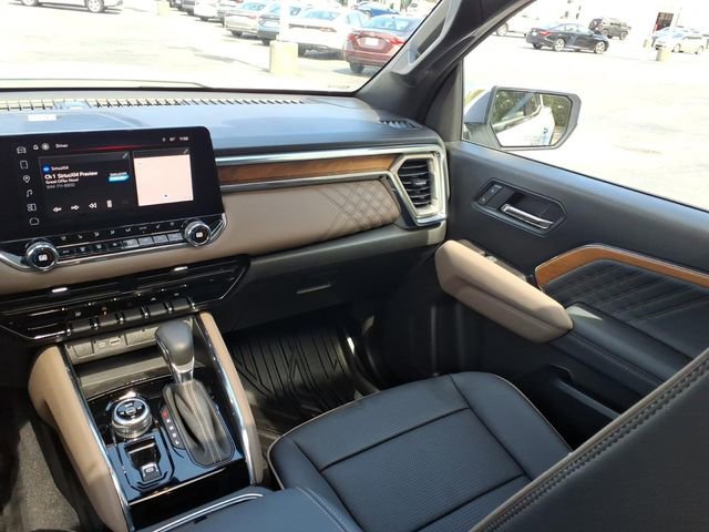 Used 2024 GMC Canyon Denali image 10