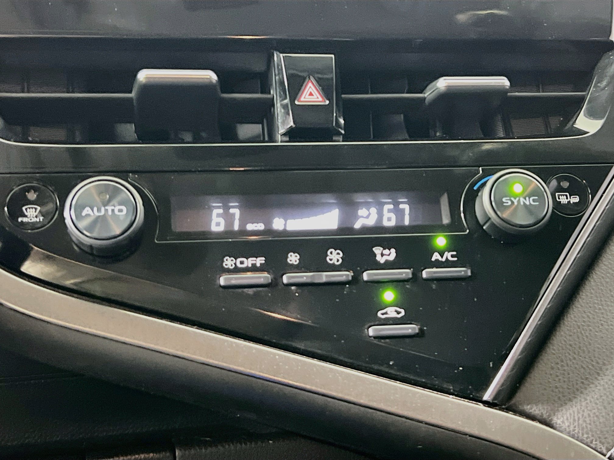 Used 2023 Toyota Camry SE FWD image 25