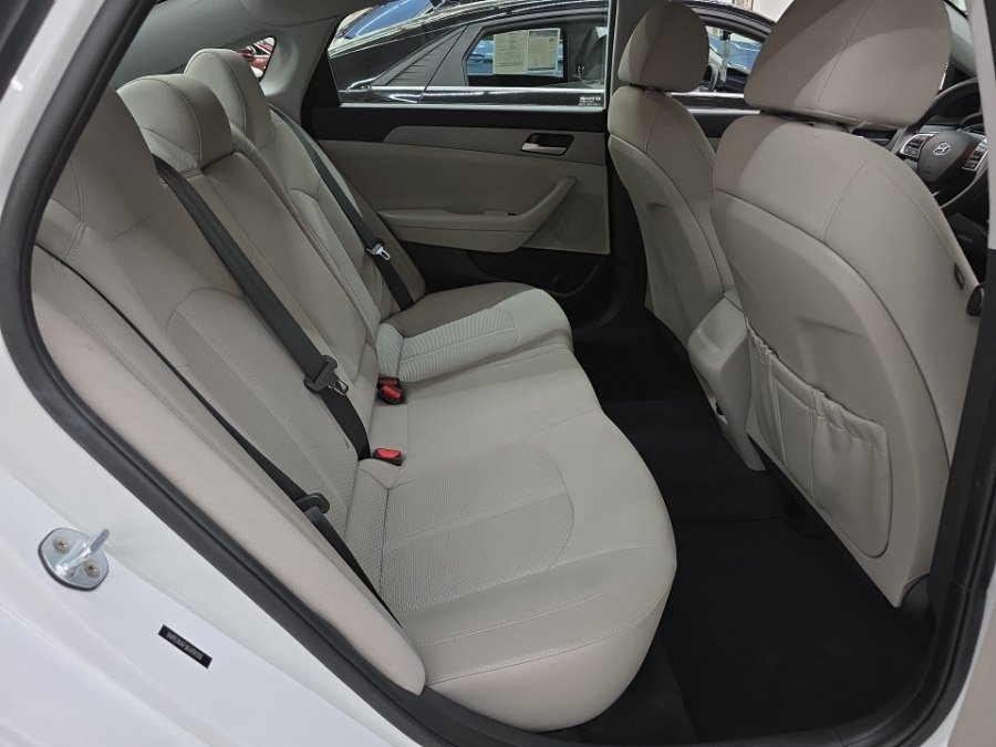 Used 2019 Hyundai Sonata SE w/ Cargo Package FWD image 9