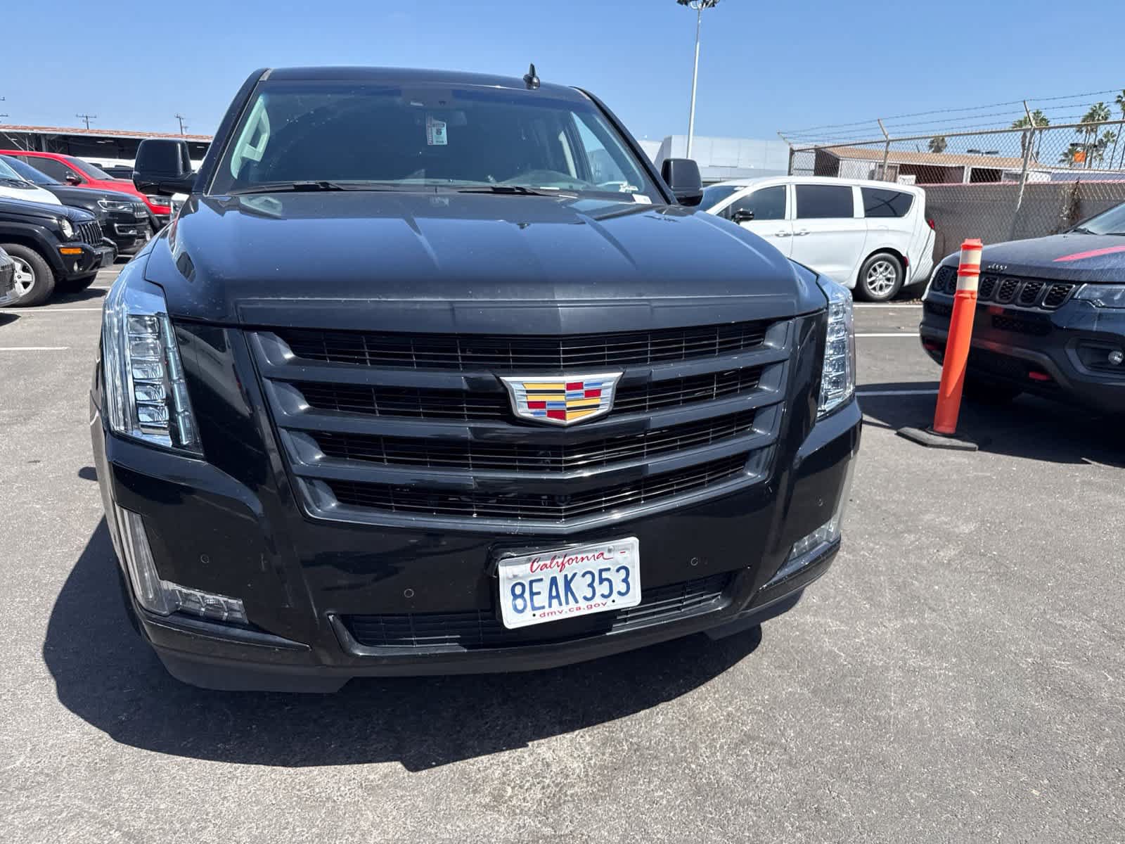 Used 2018 Cadillac Escalade ESV Premium Luxury RWD image 4