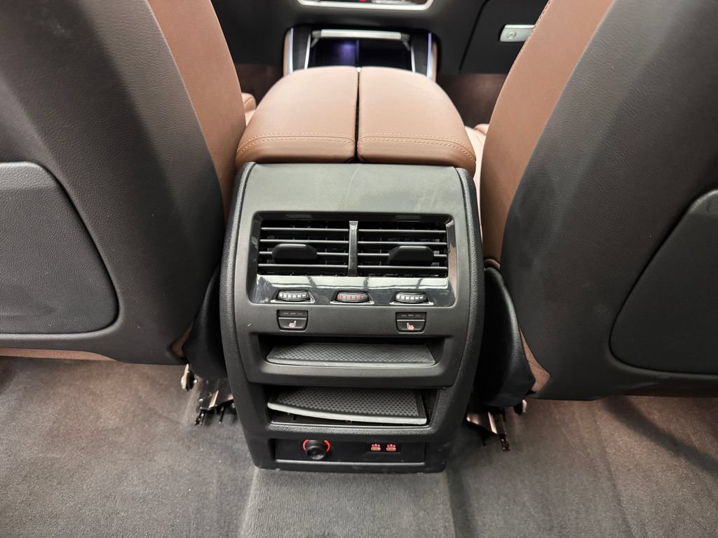 Certified 2024 BMW X5 xDrive40i w/ M Sport Package AWD/4WD image 11