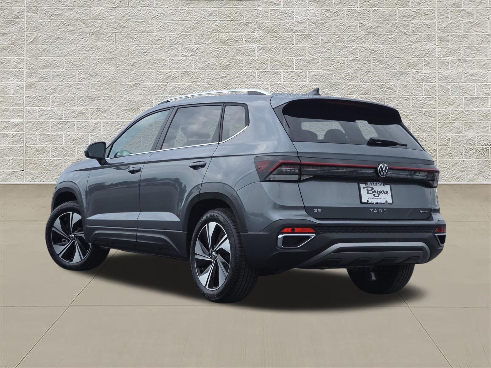 New 2026 Volkswagen Taos SE AWD/4WD image 5