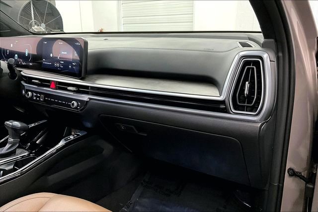 Used 2025 Kia Sorento SX Prestige w/ Olive Brown Leather Package AWD/4WD image 17