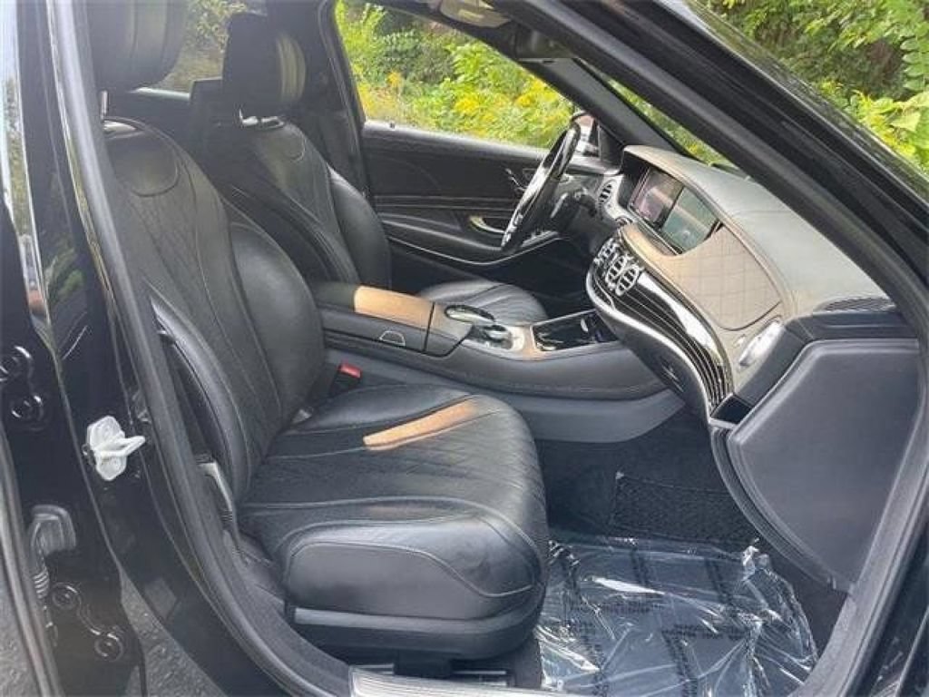 Used 2017 Mercedes-Benz Maybach S 550 4MATIC image 21