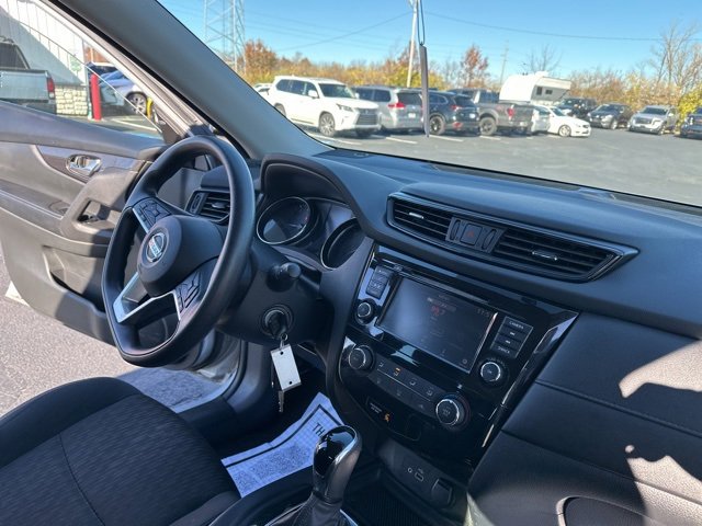 Used 2018 Nissan Rogue S image 22