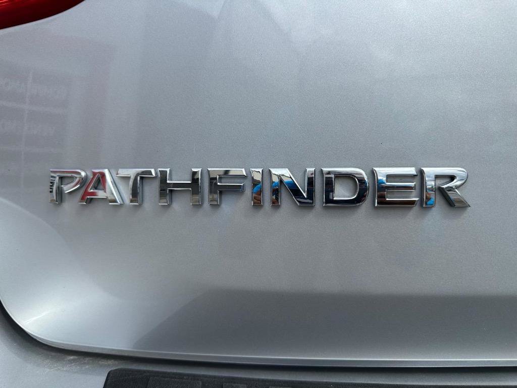Used 2019 Nissan Pathfinder SL AWD/4WD image 12