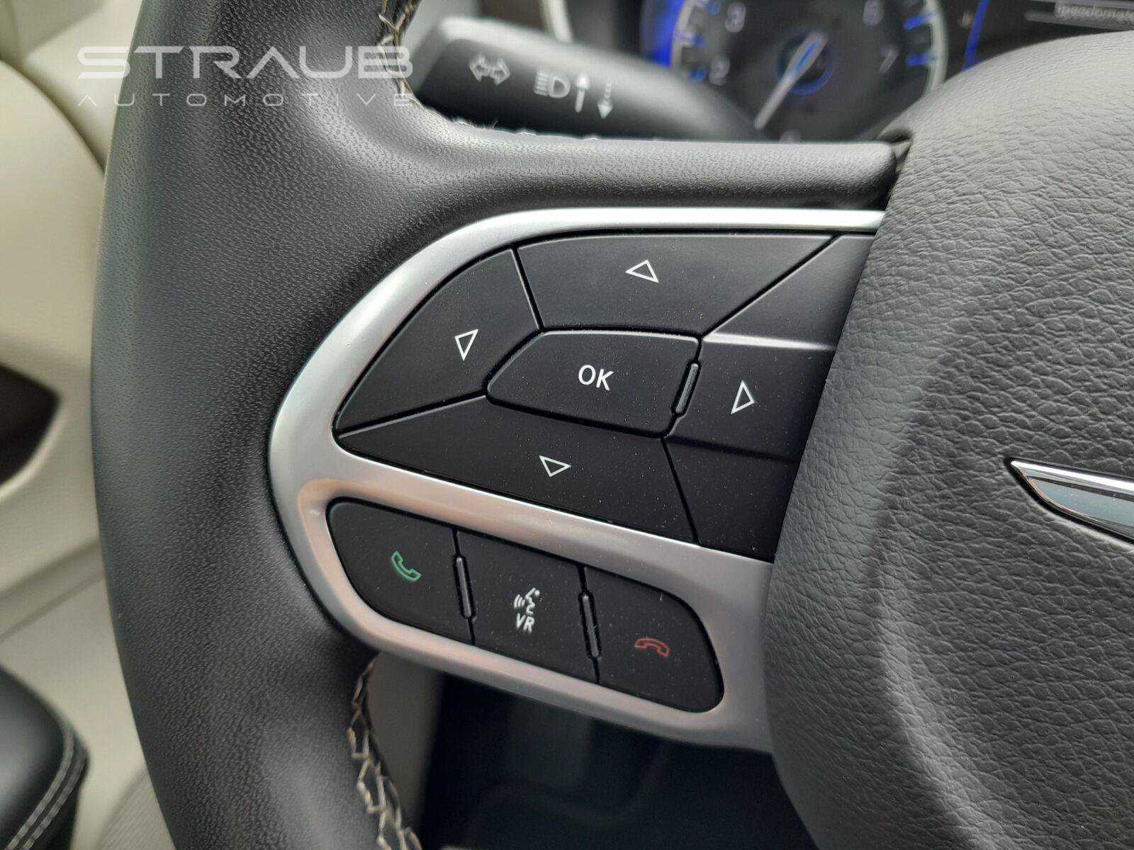 Used 2023 Chrysler Voyager LX FWD image 14