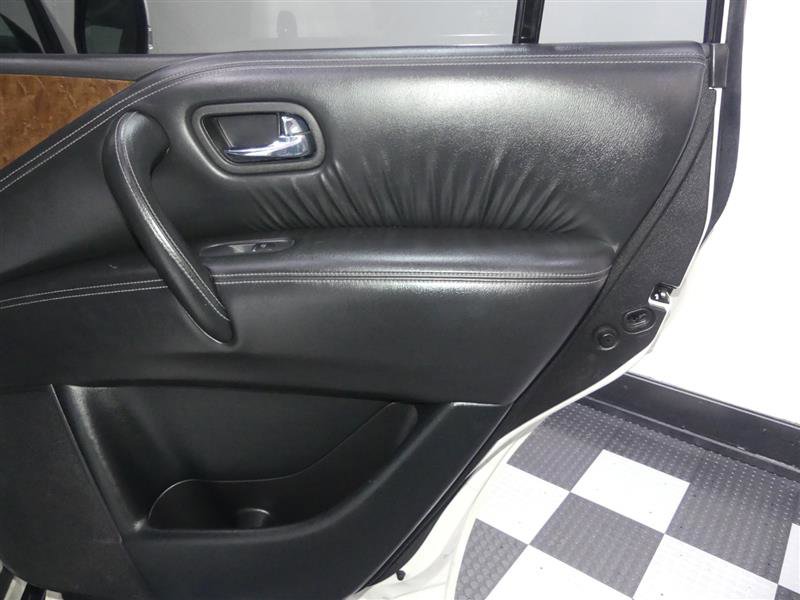 Used 2017 INFINITI QX80 4WD w/ Driver Assistance Package image 27