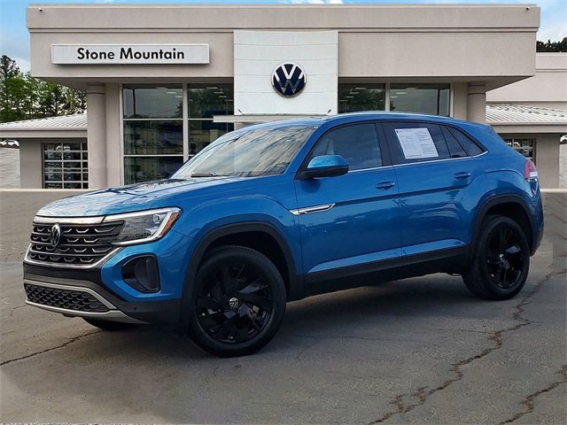 Certified 2025 Volkswagen Atlas Cross Sport SE w/ Panoramic Sunroof Package image 1