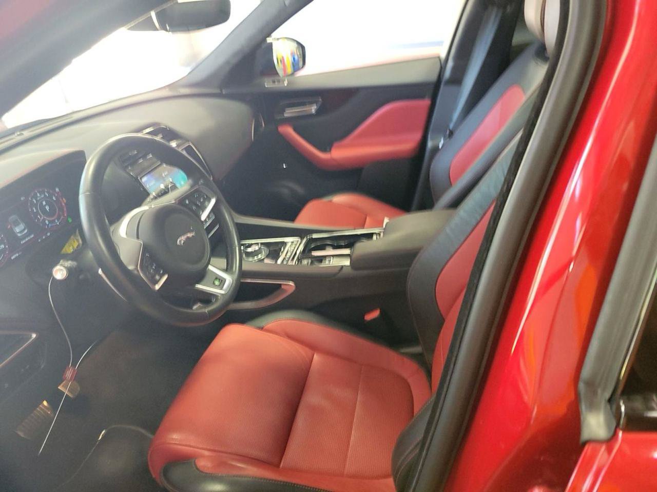Used 2019 Jaguar F-PACE R-Sport AWD/4WD image 6