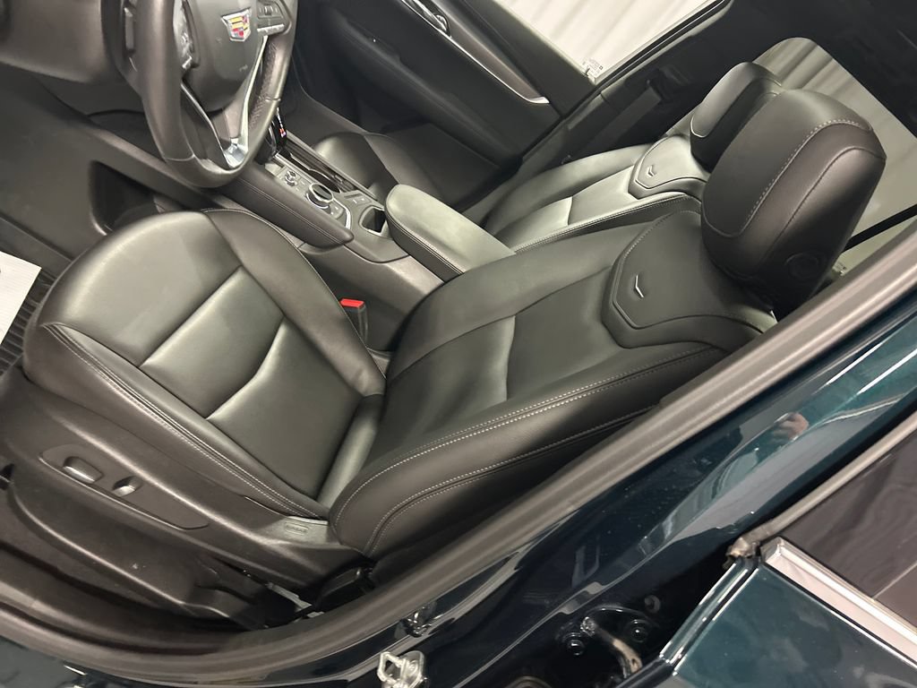 Used 2024 Cadillac XT6 Luxury w/ LPO, Floor Liner Package AWD/4WD image 12