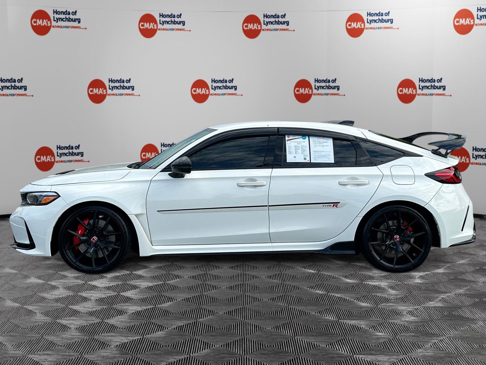 Used 2024 Honda Civic Type R image 2