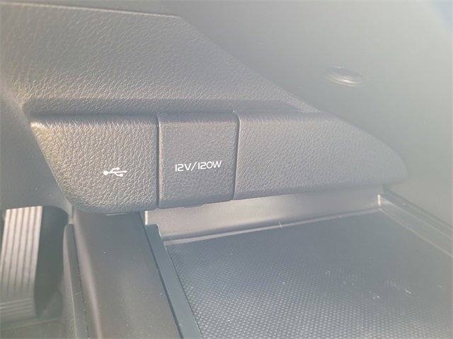 Used 2024 Toyota Camry SE image 19