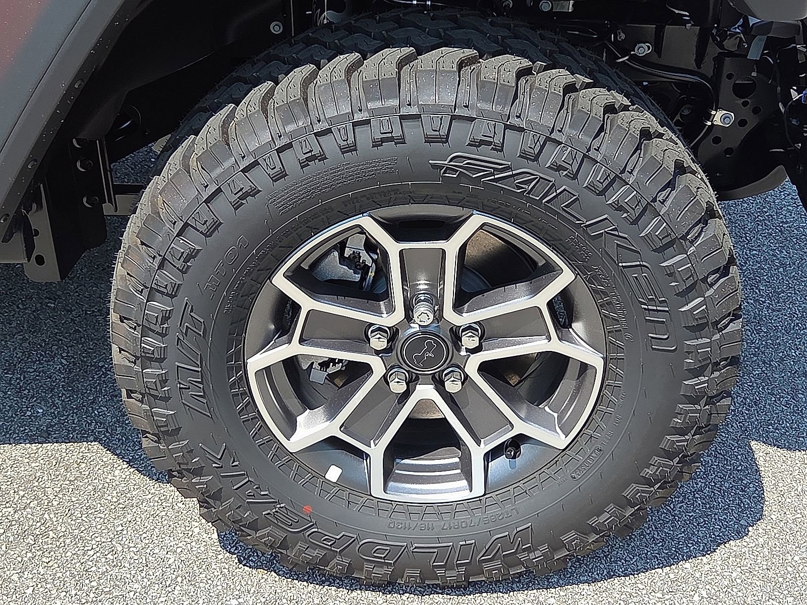 New 2025 Jeep Gladiator Mojave w/ Steel Bumper Group image 7