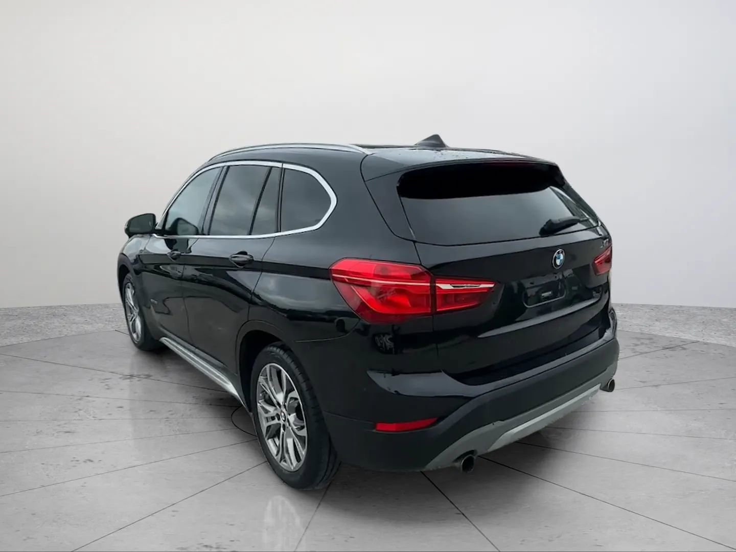 Used 2016 BMW X1 xDrive28i AWD/4WD image 3