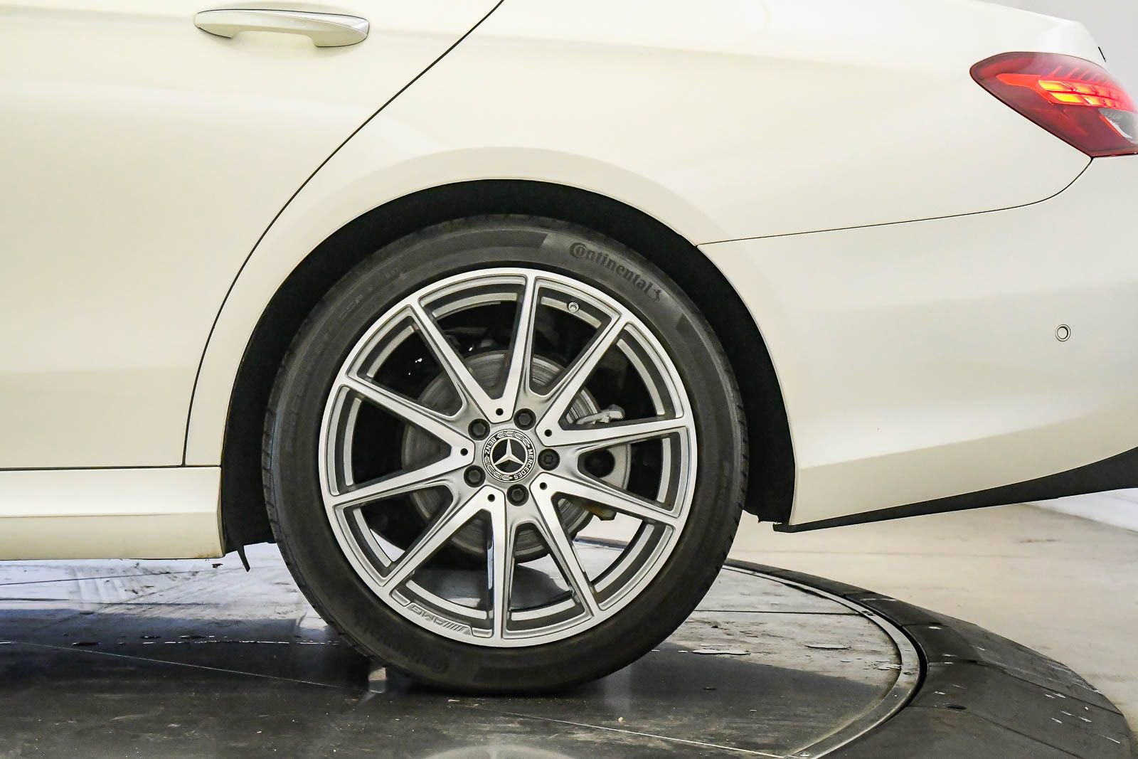 Used 2022 Mercedes-Benz E 350 Sedan w/ Driver Assistance Package image 10