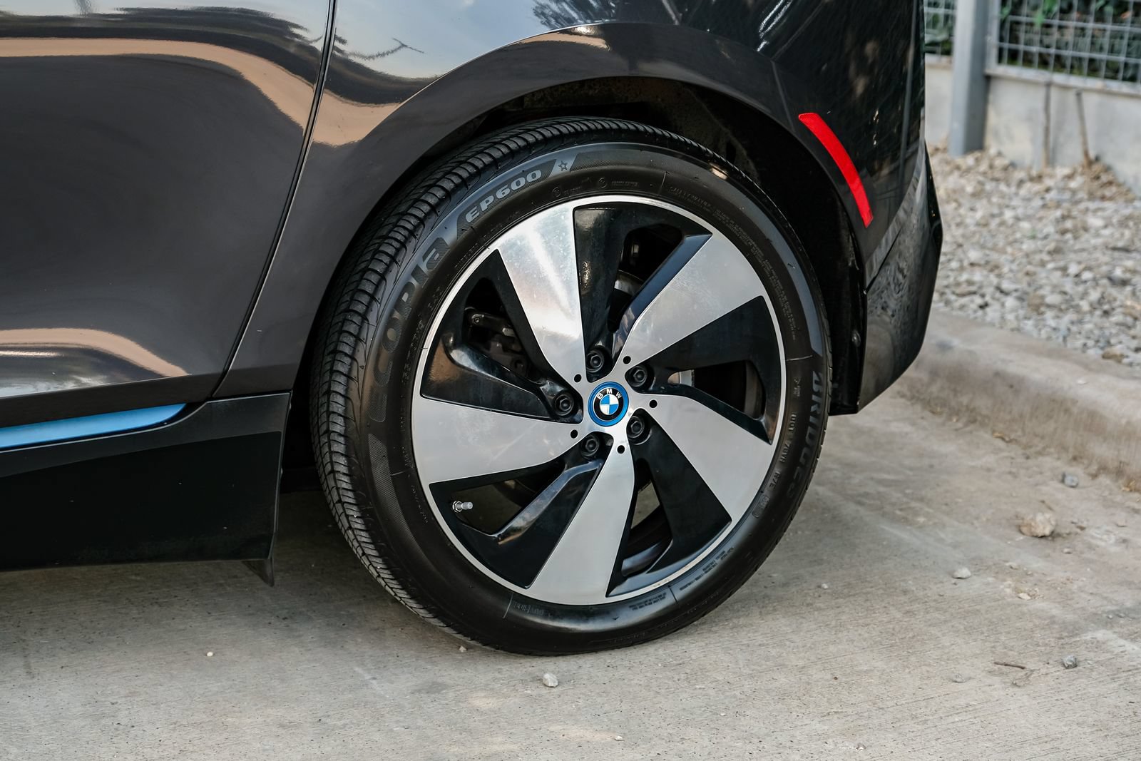 Used 2015 BMW i3 w/ Range Extender RWD image 52