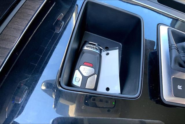 Used 2023 Audi Q5 2.0T Premium w/ Convenience Package AWD/4WD image 12