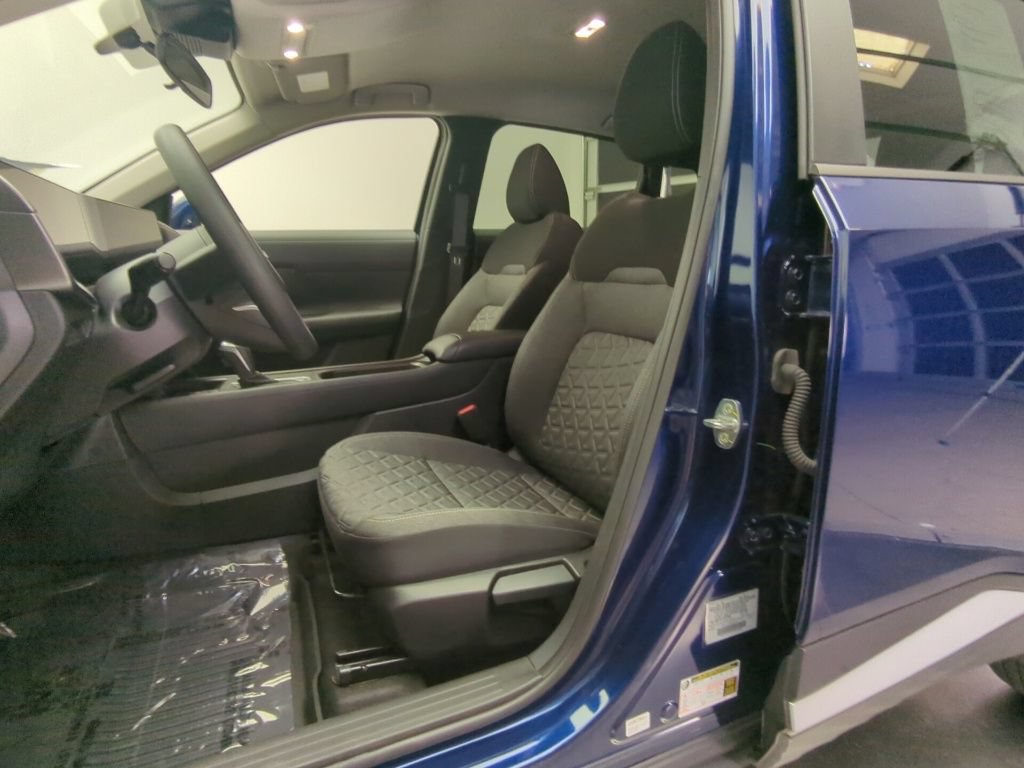 Certified 2025 Nissan Kicks SV FWD image 14