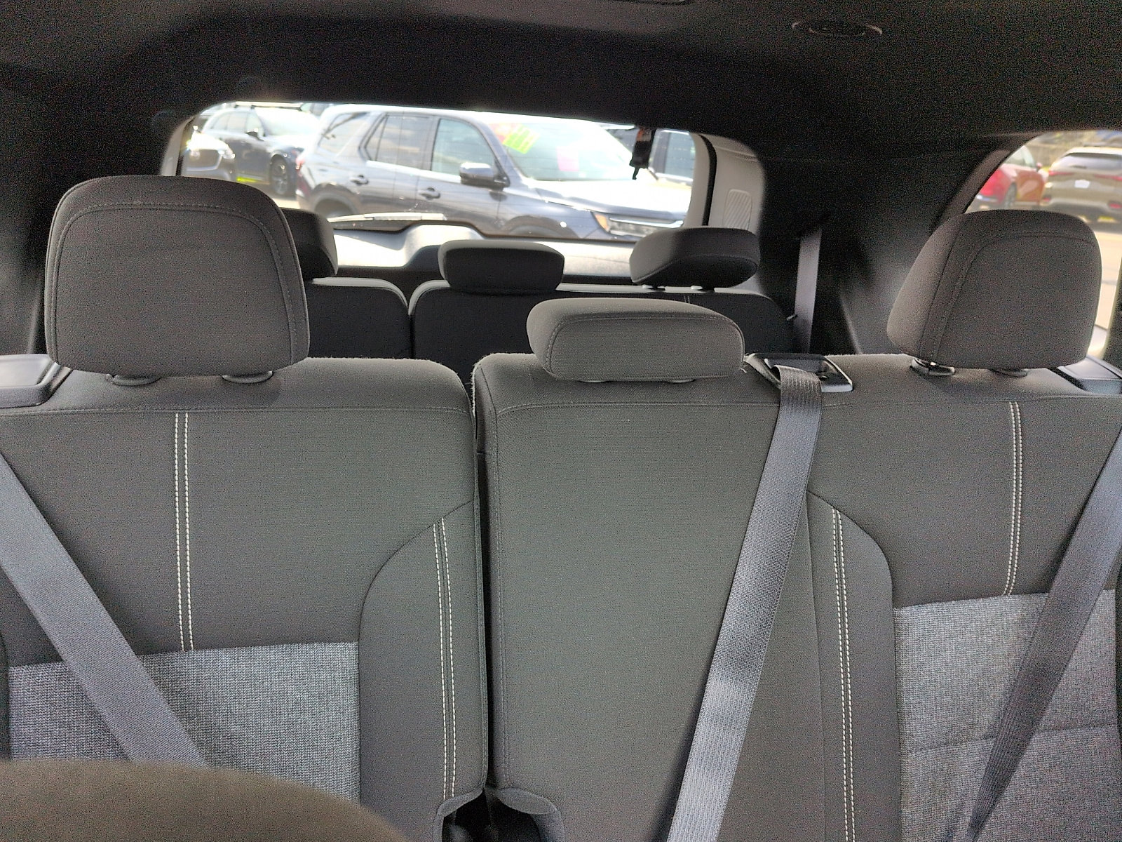 Used 2025 GMC Acadia Elevation image 8